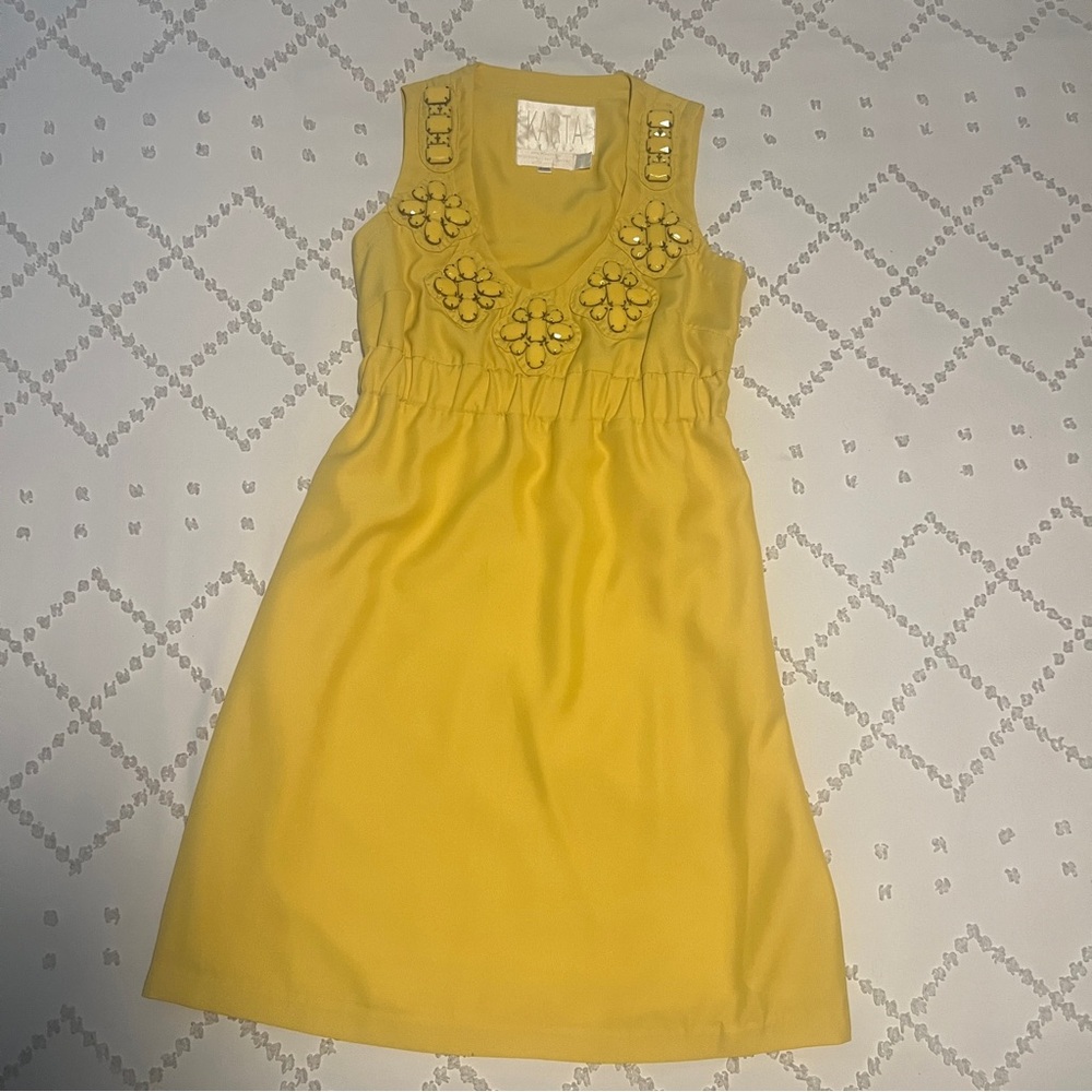 Chic Yellow Karta Dress with Vintage flair